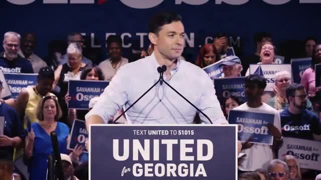 Jon Ossoff Mocks Trump with List of Past Week’s ‘Mess’: ‘Humiliated in Hormuz,’ Reflecting Pool ‘Filled with Algae,’ Inflation over 4%