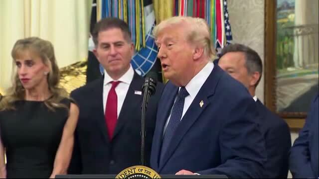 Trump on the White House Helipad: ‘Sikorsky Is Paying for It’