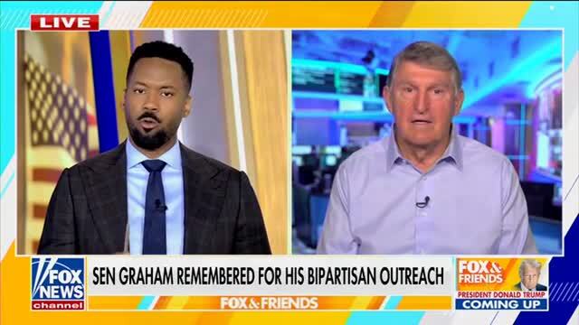 Manchin Remembers Lindsey Graham & Kavanaugh Vote: ‘I Wish the Public Would Have Seen the FBI Report’