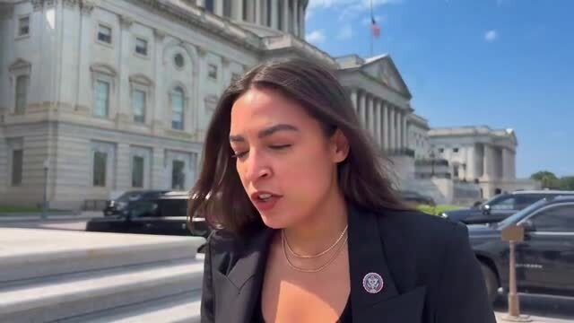 AOC Says She’s ‘Deeply Humbled and Grateful’ by New Hampshire Poll Showing Her Leading the 2028 Race