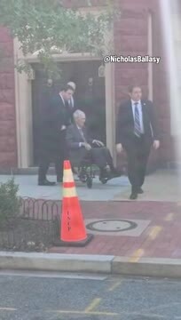 Mitch McConnell Ignores Reporters’ Questions Again
