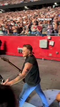 Fox News: Zach Bryan Takes the Stage at Robert Kraft’s Gillette Stadium Wearing a ‘Free Palestine’ Shirt