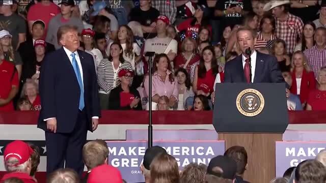 Nebraskans Cheer for Pres. Trump